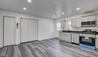 112 Orchard St, Alba, MO 64830