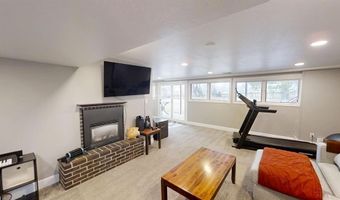 39 Valley Dr, Casper, WY 82604