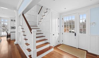 335 Cranberry Hole Rd, Amagansett, NY 11930