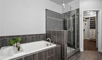 1044 Township Sq, Alpharetta, GA 30022