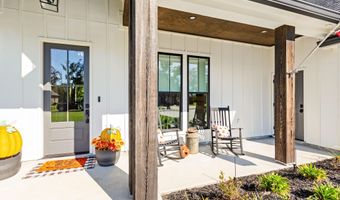 1090 Sandy Ln, Arnaudville, LA 70512