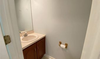 515 Ponds Edge Ln, Allentown, PA 18104