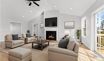 7 Pico Cir, Johnston, RI 02919