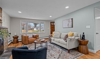 45 Valley View Dr, Cumberland, RI 02864