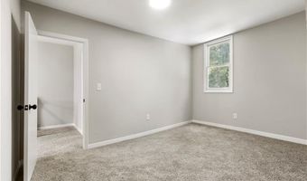 40 Lima St, Warwick, RI 02889