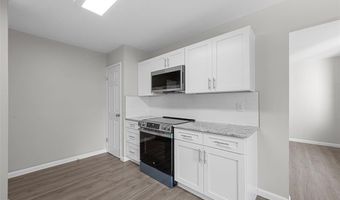 412 Sorrento Dr, Ballwin, MO 63021