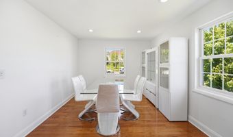 6219 CRESTWOOD Dr, Alexandria, VA 22312