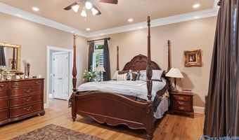 280 St Andrews Ln, Albertville, AL 35951