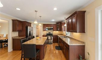 10 Sables Way, Lincoln, RI 02865