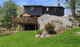 5 Aurora Dr, Cumberland, RI 02864