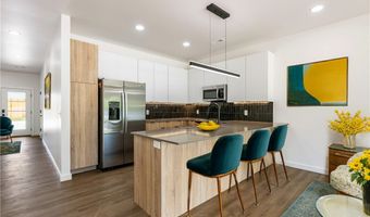 947 SE 10th St, Bentonville, AR 72712