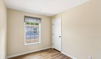 7368 BERWICK Dr 8, Ankeny, IA 50021