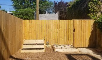 2635 N CALVERT St, Baltimore, MD 21218