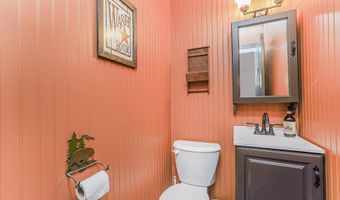 216 Main St, Middletown, NJ 07748