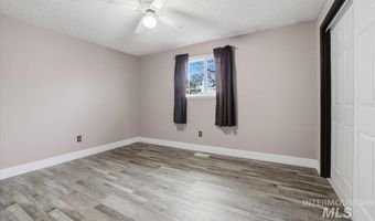 621 E Easy St, Caldwell, ID 83605