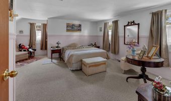 78 Nautilus St, Beachwood, NJ 08722