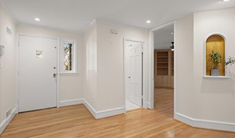 5104 SCARSDALE Rd, Bethesda, MD 20816