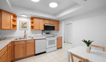 917 Claytonbrook Dr 3, Ballwin, MO 63011