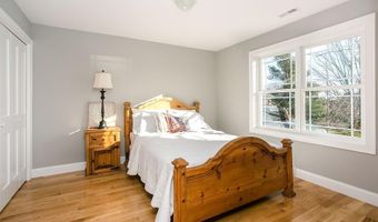 107 Orchard Ave, Middletown, RI 02842