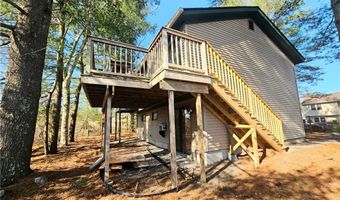 3 Lakeview Dr, Narragansett, RI 02882
