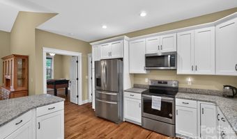14 Wood Path Ln, Arden, NC 28704