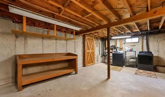 30 Hawthorne St, Bristol, CT 06010