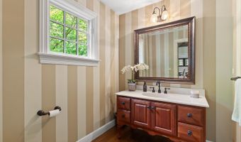 3120 Windmill Dr, Adrian, MI 49221