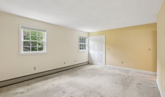 10 Terra Glen Rd, Danbury, CT 06811