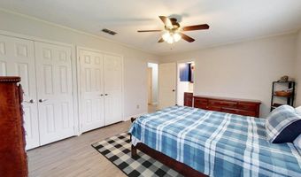 1402 Pineland Dr, Bainbridge, GA 39819