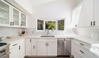 2522 Zorada Dr, Los Angeles, CA 90046