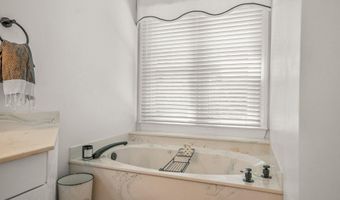 70 Dolphin Point Dr, Beaufort, SC 29907