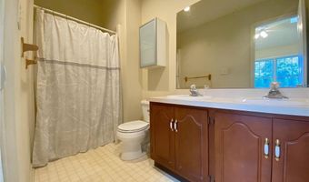 515 Ponds Edge Ln, Allentown, PA 18104