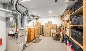 1402 Bardstown Trl, Ann Arbor, MI 48105