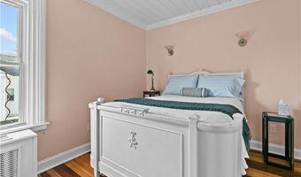 98 Kay St 2, Newport, RI 02840