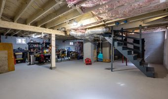 120 W Locust St, Aurora, MO 65605