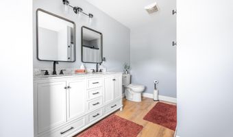 26 Knoll Crest Dr, Bangor, ME 04401