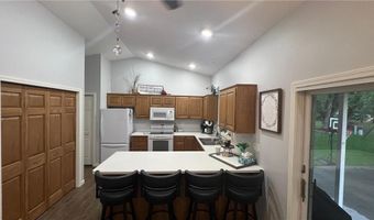 405 Sun Cir, Avon, MN 56310