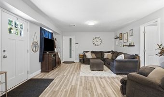 1846 Edwards Dr, Akron, OH 44306