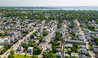 40 Grafton St, Newport, RI 02840