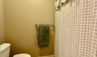 1798 Tiger Ridge Dr, Albert Lea, MN 56007