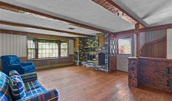 21 Foxhill Ave, Bristol, RI 02809