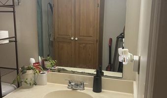 15 S Shafer 402, Athens, OH 45701