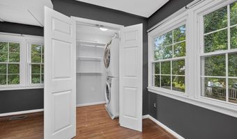 9908 DICKENS Ave, Bethesda, MD 20814