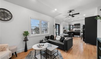 97 Eustis Ave 2, Newport, RI 02840