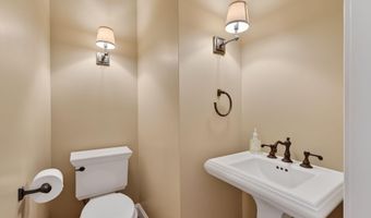 997 Washington St, Bath, ME 04530