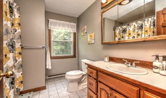 8 Whippoorwill Ln, Bethany, CT 06524