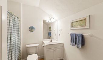 13 Laurel Hill Ct 13, Bourne, MA 02532