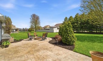 3208 S SOLITUDE Ln, Appleton, WI 54915
