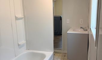 374 Patterson St, Baxley, GA 31513
