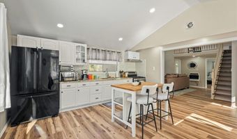 37 High Ridge Rd, Albrightsville, PA 18210